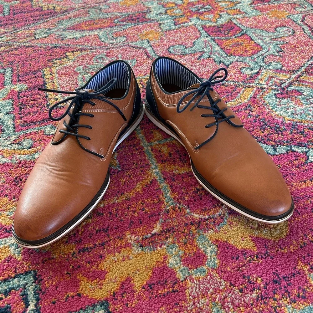 Men’s brown/navy lace up oxford dress shoes, white soles, navy laces, size 11